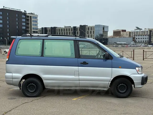 Toyota Town Ace Noah 1996