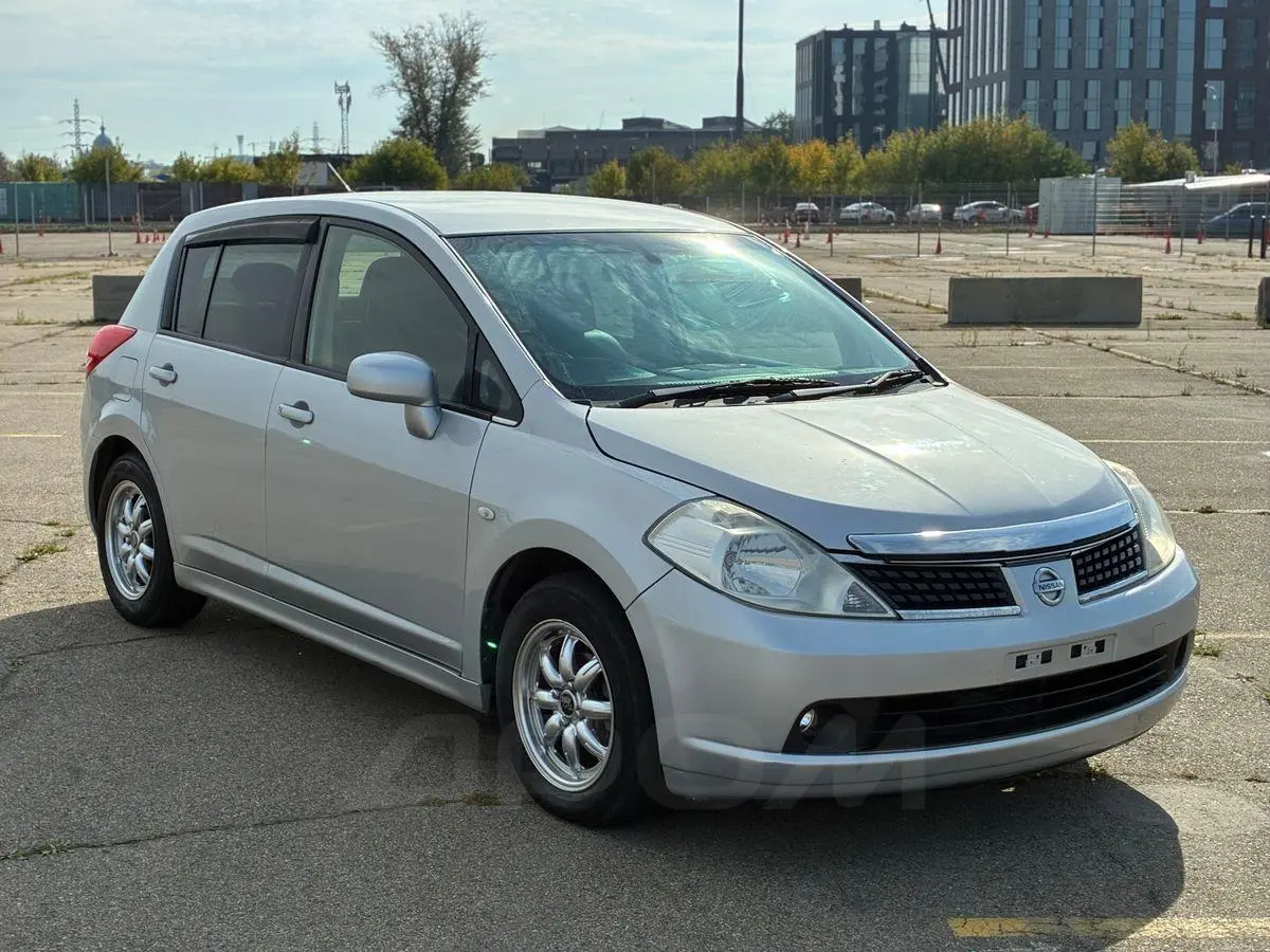 Nissan Tiida 2011