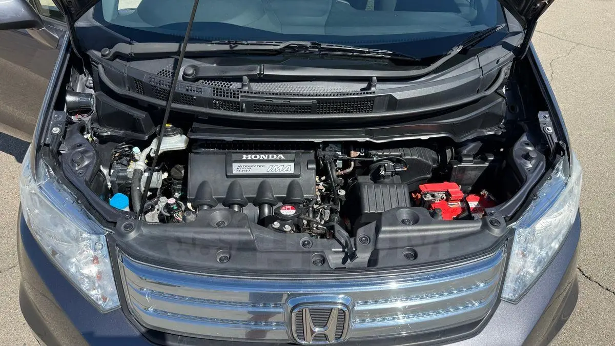 Honda Freed Spike 2014