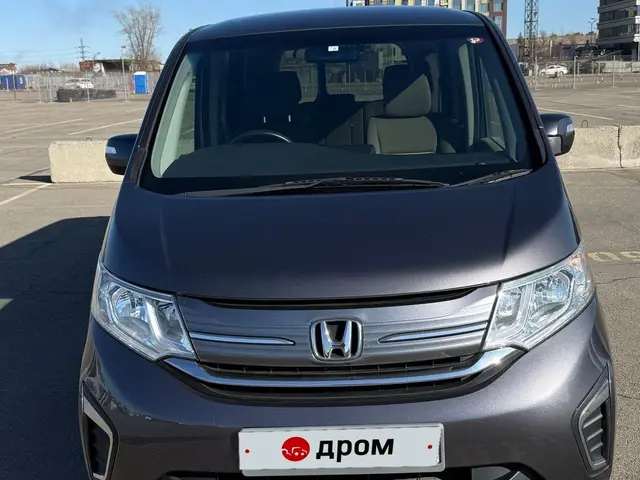 Honda Stepwgn 2016