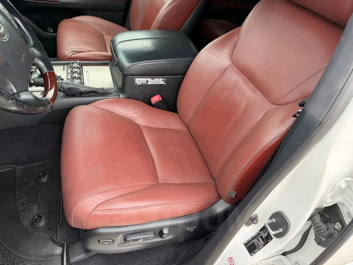 Lexus LX570 2014