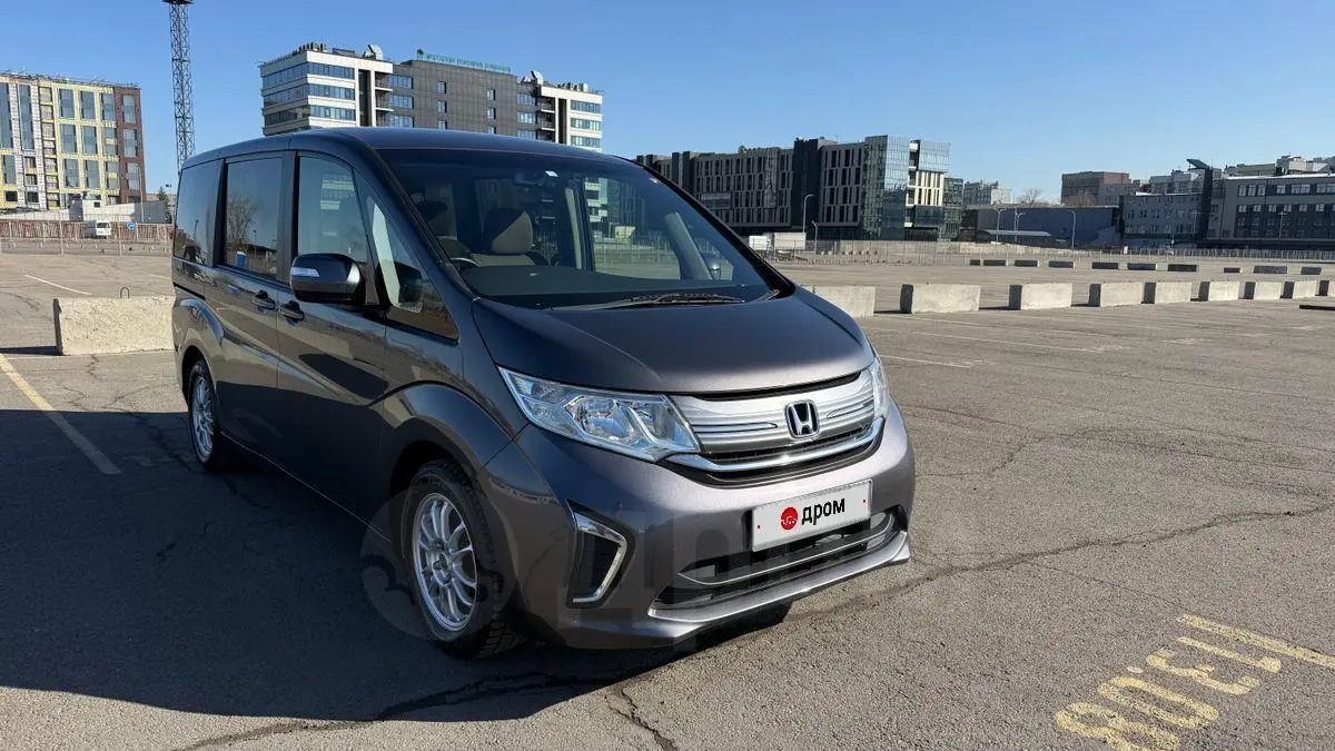 Honda Stepwgn 2016