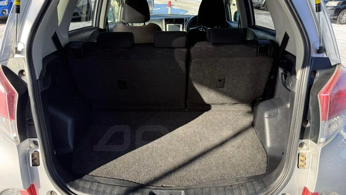 Toyota Ractis 2014