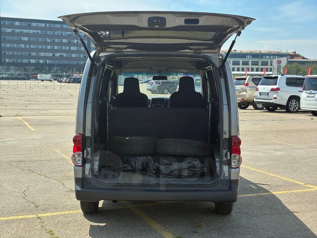 Nissan NV200 2012