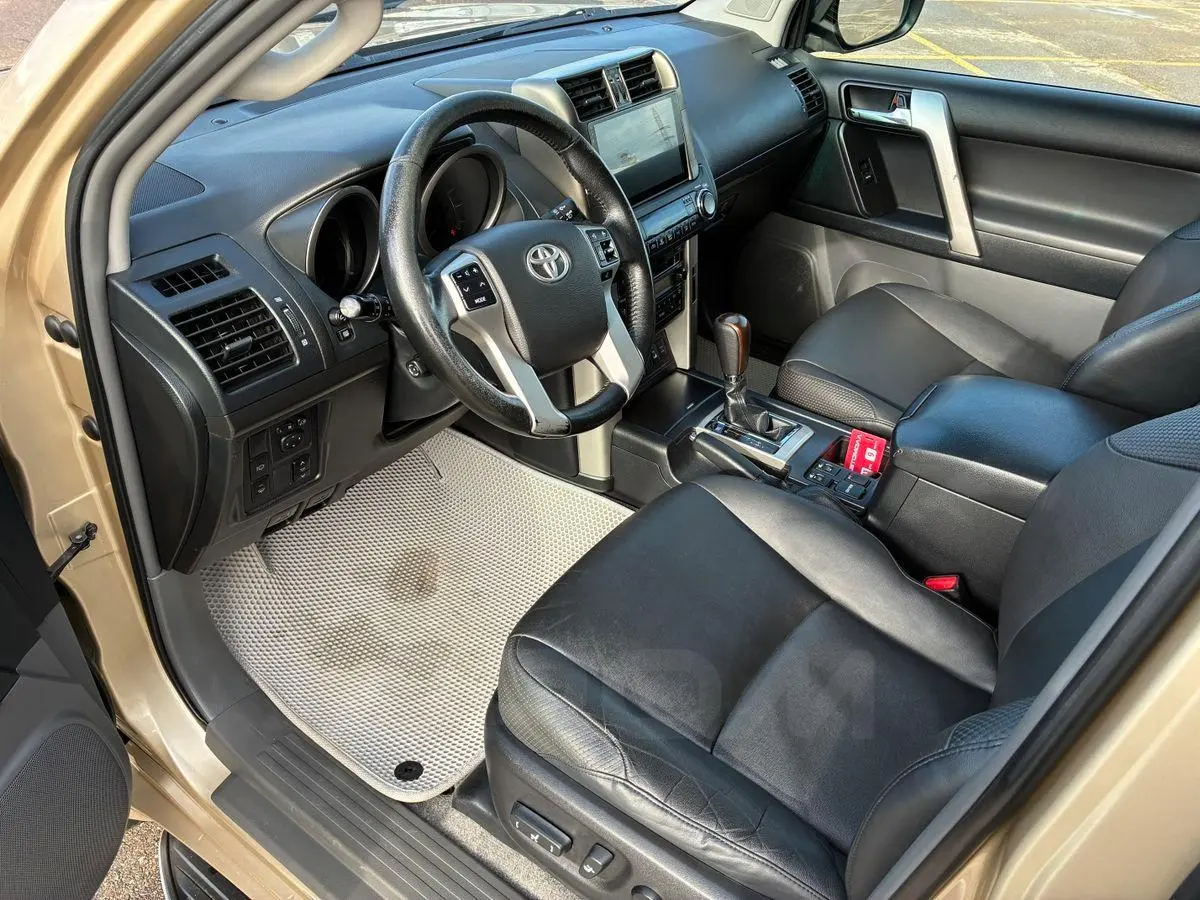 Toyota Land Cruiser Prado 2012