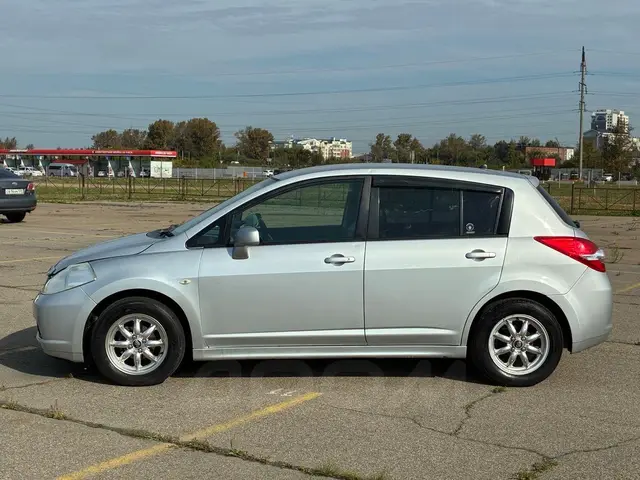 Nissan Tiida 2011