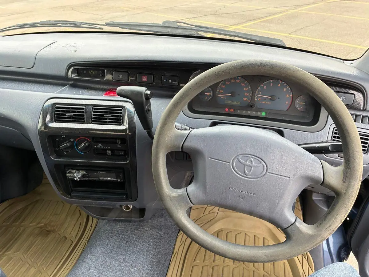 Toyota Town Ace Noah 1996