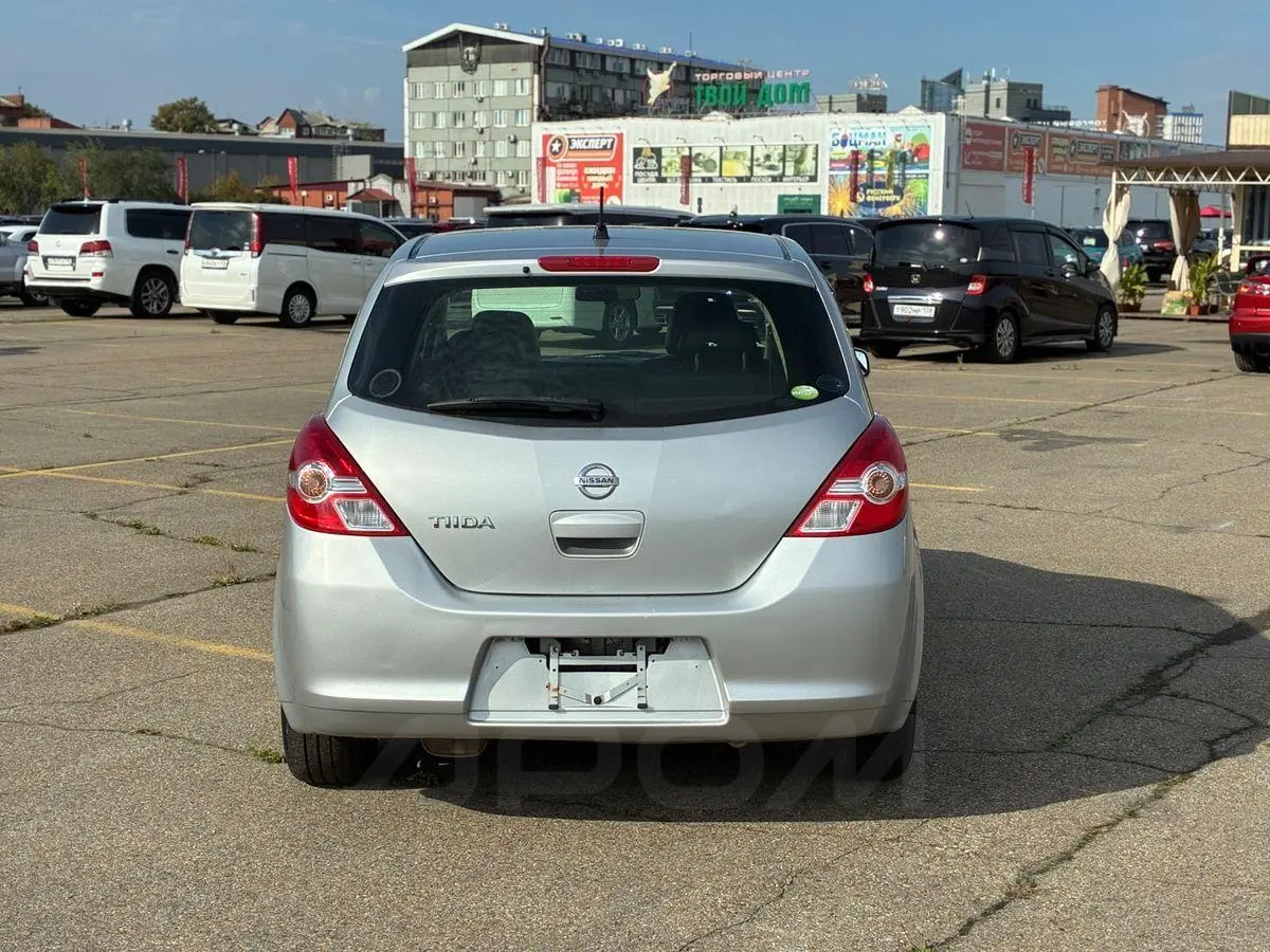 Nissan Tiida 2011