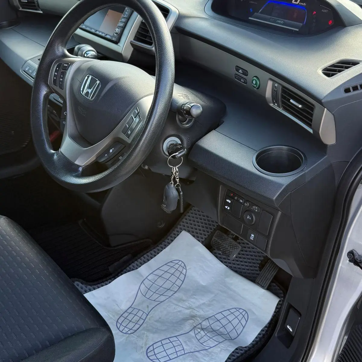 Honda Freed Spike 2012