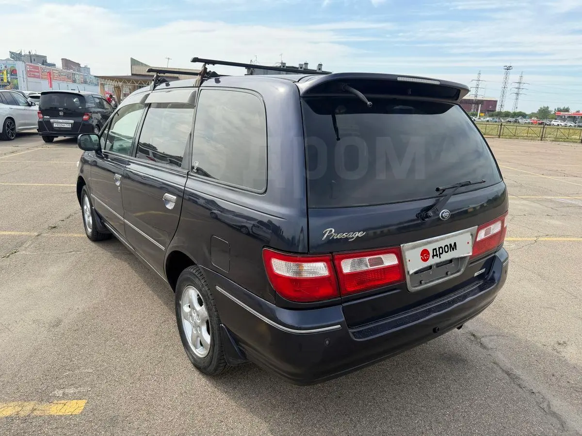 Nissan Presage 1999