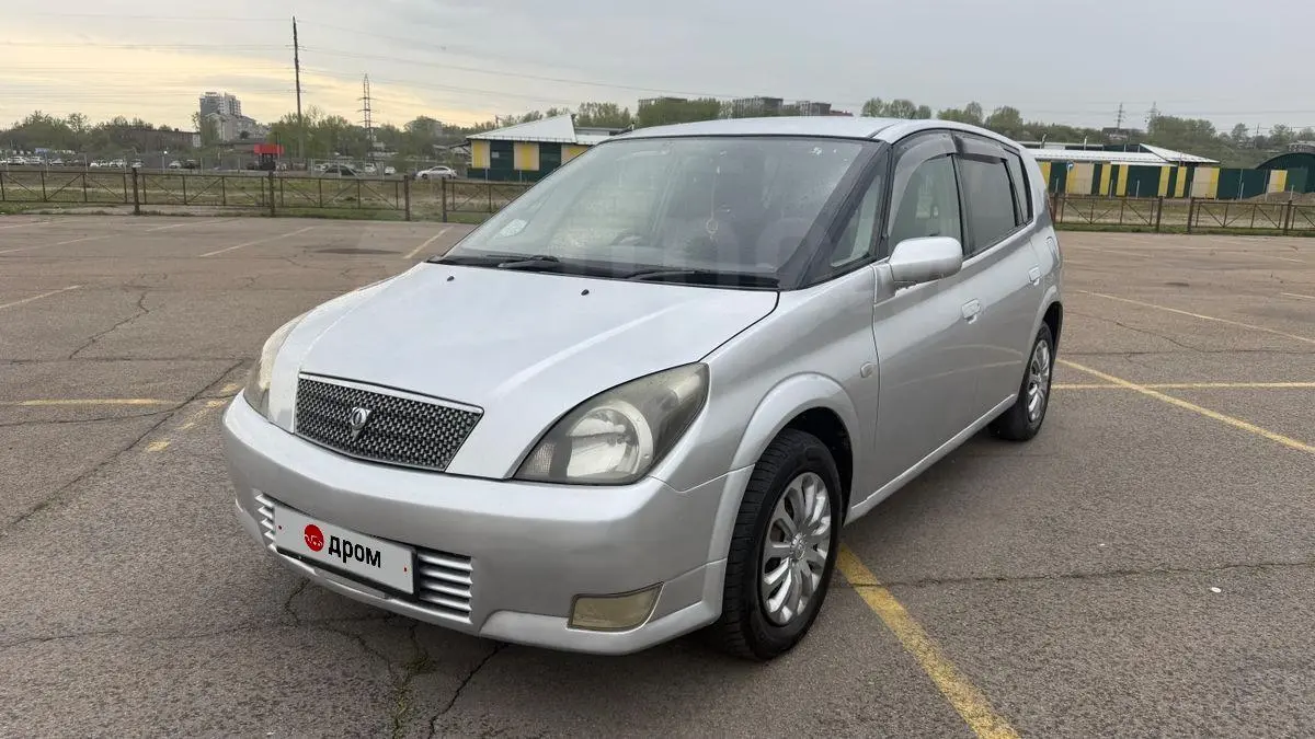 Toyota Opa 2001
