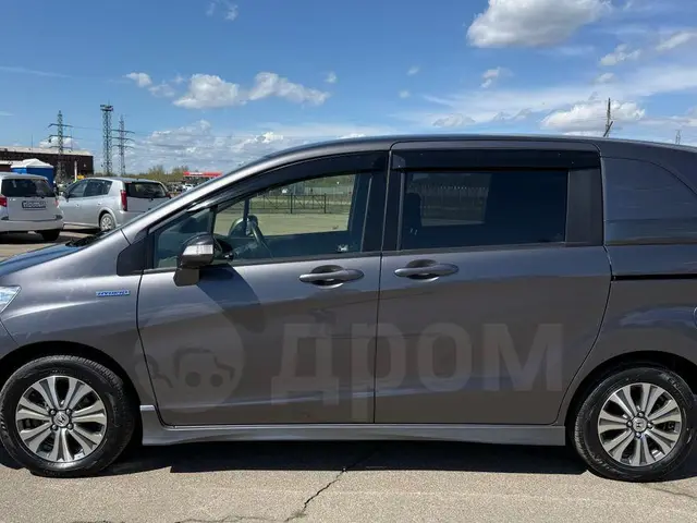 Honda Freed Spike 2014